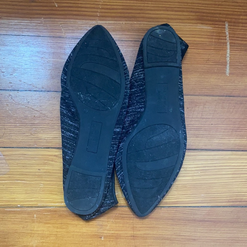 Black and silver Flats - Picture 2 of 2